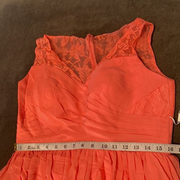 Woman’s A-Line V-Neck Chiffon Prom Bridesmaid or Formal Dress Size 12 NWT - Picture 8 of 12